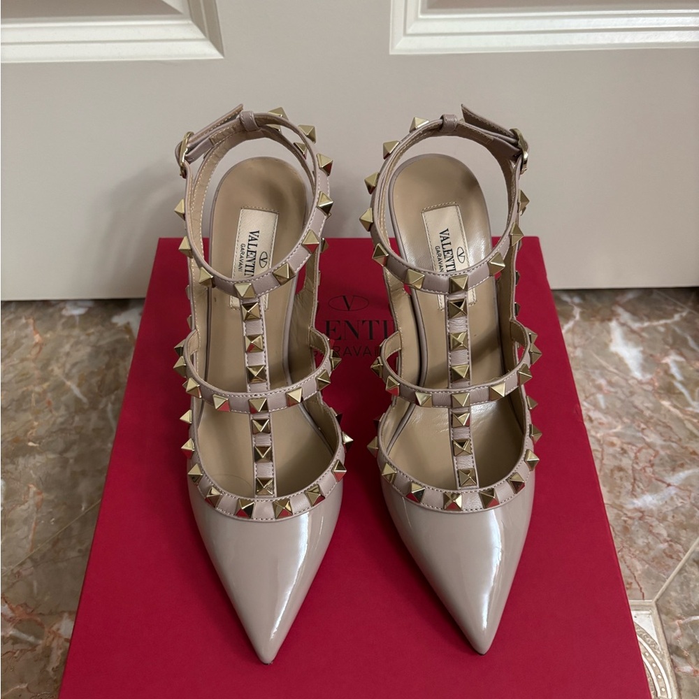Valentino Rock Stud Heels ✨